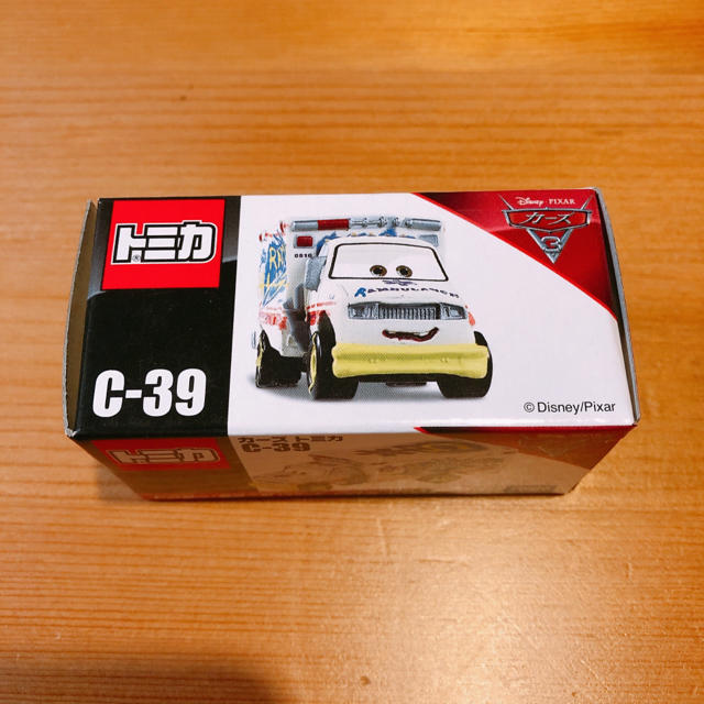 新品、未開封 トミカ カーズ3 ドクター・ダメージ C-39