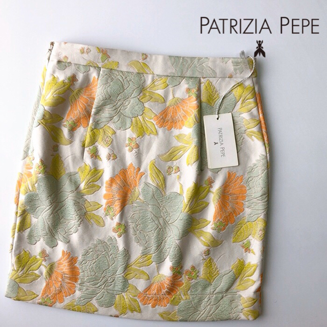 33着丈Patrizia Pepe 花柄ミニスカート