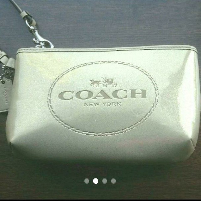 COACH(コーチ)のコーチ　エナメル　バック　ポーチ レディースのファッション小物(ポーチ)の商品写真
