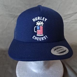 ハーレー(Hurley)のHurley USA国旗ビアジョッキ CHEERS!ロゴ刺繍入りCAP(キャップ)