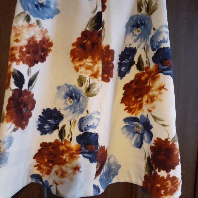 　専用　　アドニシス　花柄スカート レディースのスカート(ひざ丈スカート)の商品写真