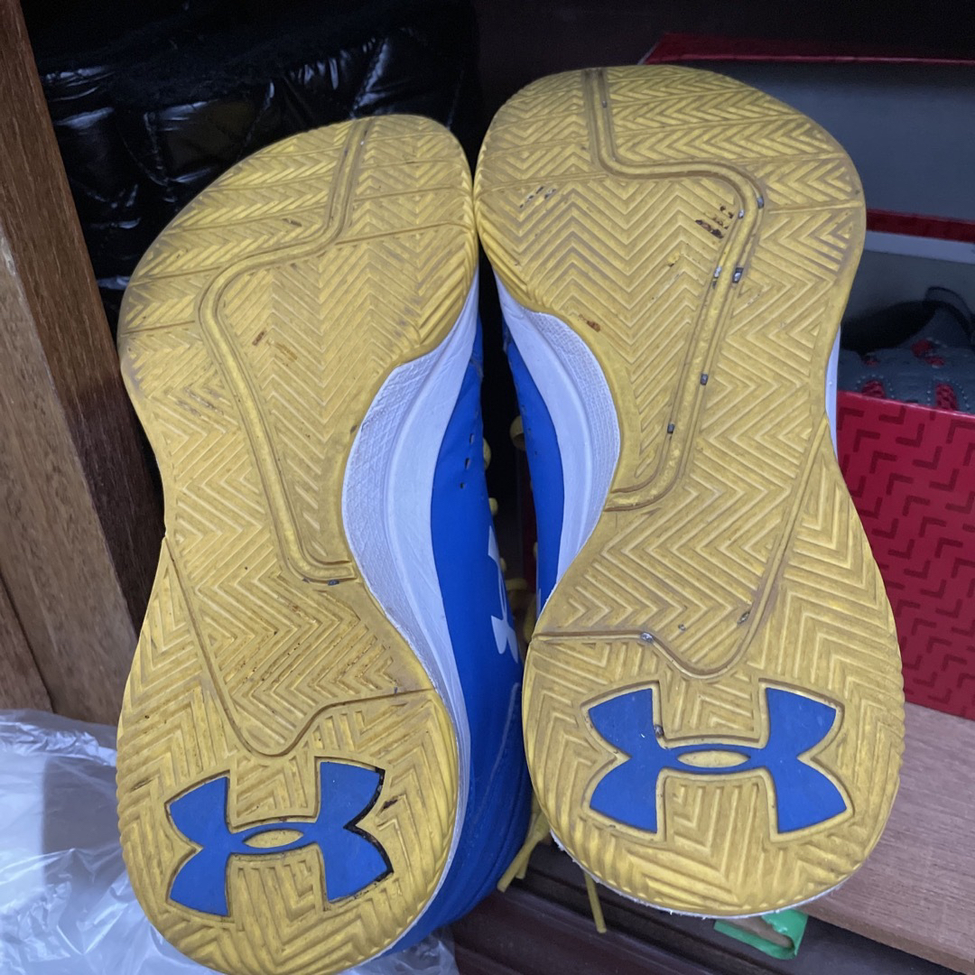 UNDER ARMOUR(アンダーアーマー)のアンダーアーマー　25センチ キッズ/ベビー/マタニティのキッズ靴/シューズ(15cm~)(スニーカー)の商品写真