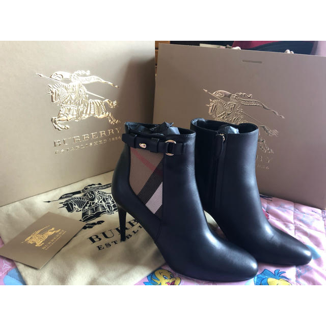 BURBERRY(バーバリー)のBURBERRY short boots  レディースの靴/シューズ(ブーツ)の商品写真