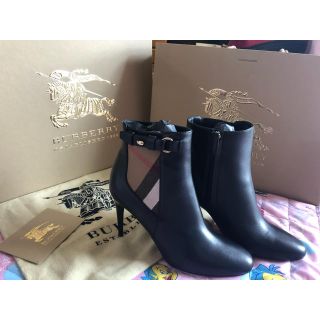 バーバリー(BURBERRY)のBURBERRY short boots (ブーツ)