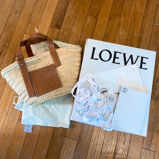 ロエベ(LOEWE)のバスケットスモールバッグ(かごバッグ/ストローバッグ)