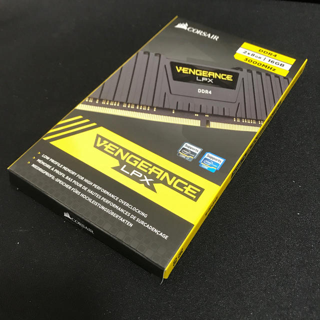 爆買い最新作 CORSAIR DDR4メモリ8GB×2枚 CMK16GX4M2B3000C15の通販 by oyu's shop｜ラクマ 低価国産