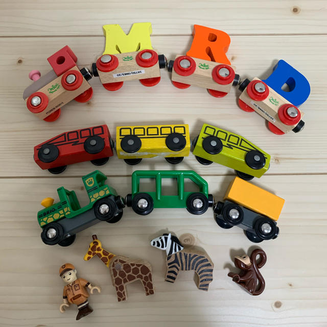 BRIO(ブリオ)の値下げ中‼️BRIO 木製レール　他セット キッズ/ベビー/マタニティのおもちゃ(電車のおもちゃ/車)の商品写真