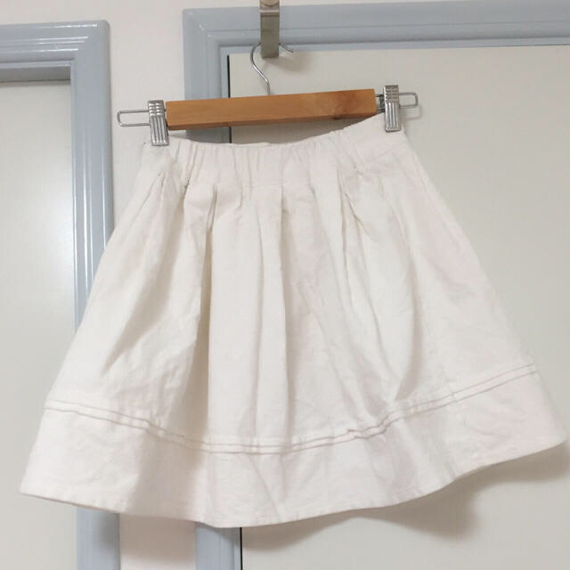 evelyn(エブリン)のevelyn  ホワイト スカート レディースのスカート(ミニスカート)の商品写真