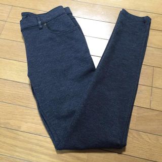 ザラ(ZARA)のZARA スエットスキニー新品(カジュアルパンツ)