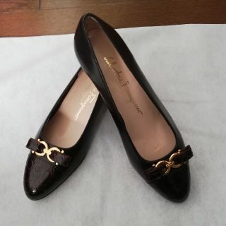 サルヴァトーレフェラガモ(Salvatore Ferragamo)の❤️お値下げフェラガモガンチーニパンプス(ハイヒール/パンプス)