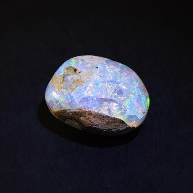 【希少・超特大】オパール（母岩付き）原石　Opal 蛋白石　304.5CT 1