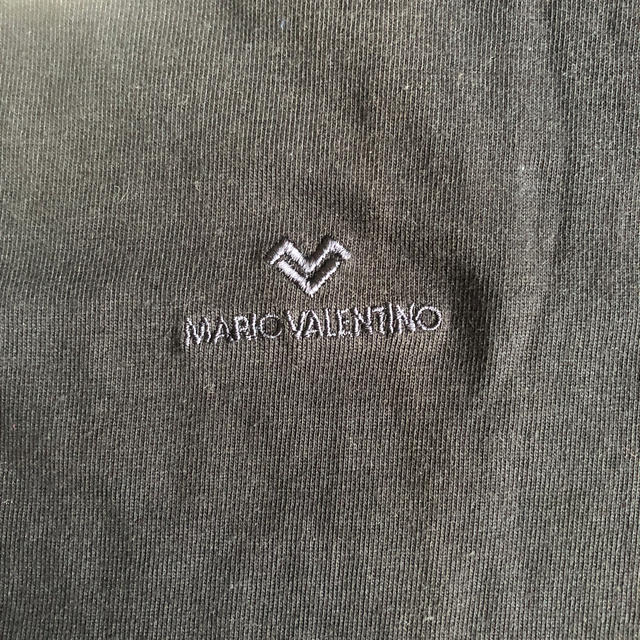 MARIO VALENTINO(マリオバレンチノ)のマリオ　バレンチノ　黒Tシャツ メンズのトップス(Tシャツ/カットソー(半袖/袖なし))の商品写真