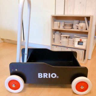 ブリオ(BRIO)のUda♡様専用⭐︎BRIO  ブリオ  手押し車 片付けボックス ブラック  (手押し車/カタカタ)