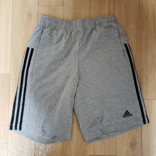 アディダス(adidas)のadidasメンズハーフパンツ(ショートパンツ)