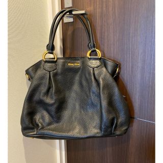 ミュウミュウ(miumiu)のミュウミュウ ショルダーバック(ショルダーバッグ)