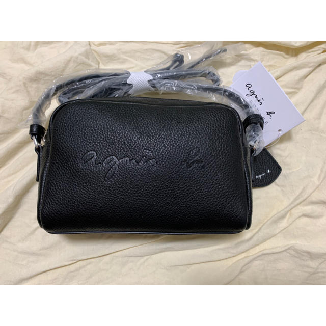 agnes b.(アニエスベー)のアニエスベー　エンボスロゴショルダーバッグ　 レディースのバッグ(ショルダーバッグ)の商品写真