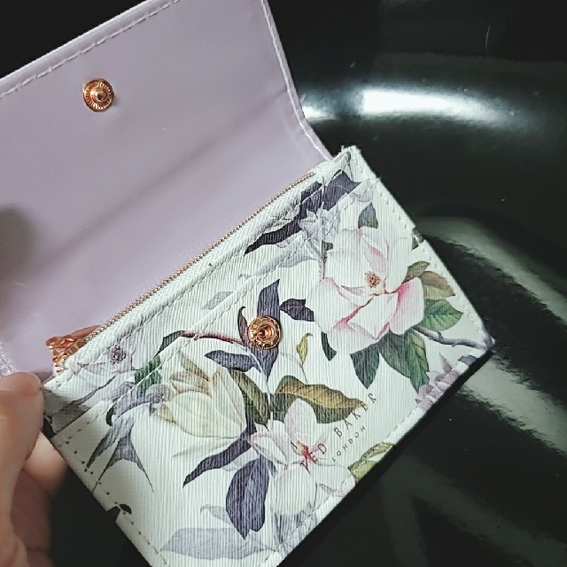 TED BAKER(テッドベイカー)の【美子様専用】TED BAKER　ミニウォレット レディースのファッション小物(財布)の商品写真