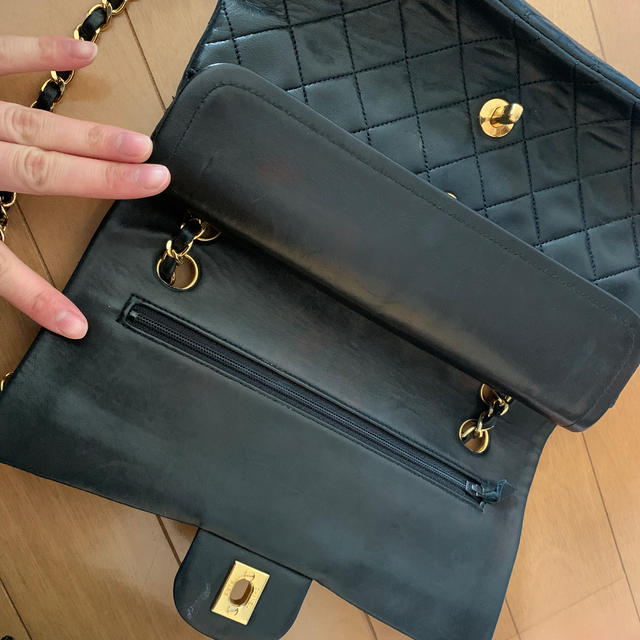 CHANEL(シャネル)のCHANEL マトラッセ ココマーク チェーンショルダーバッグゴールド金具 レディースのバッグ(ショルダーバッグ)の商品写真