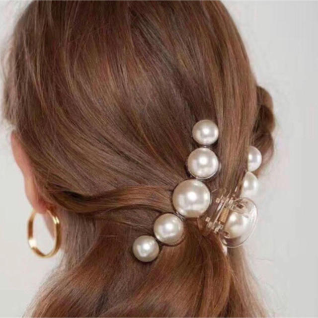 eimy istoire(エイミーイストワール)の新品♡ブラック　8㎝　ヘアクリップ  レディースのヘアアクセサリー(バレッタ/ヘアクリップ)の商品写真