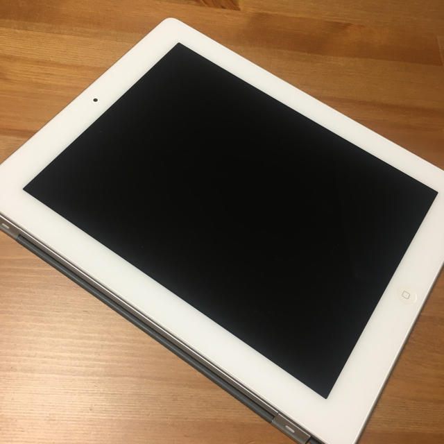 iPad 16GB  Wi-Fiモデル（Apple純正スマートカバー付き） 1
