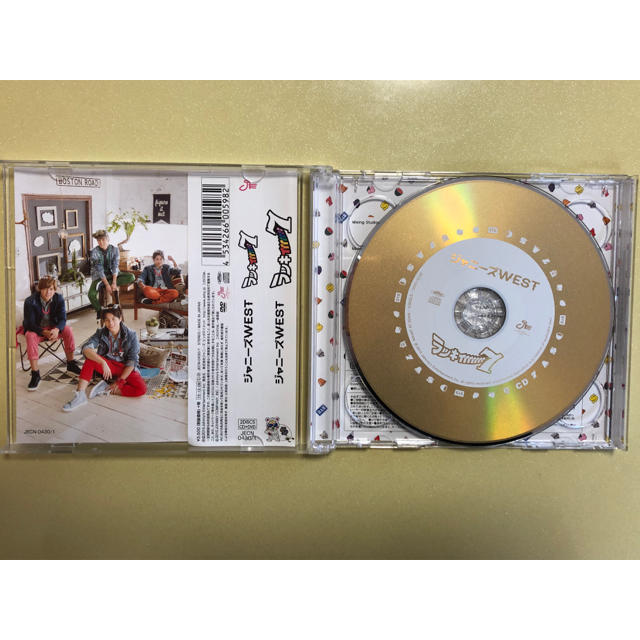 ジャニーズWEST(ジャニーズウエスト)のラッキィィィィィィィ7 CD 初回盤(DVD付き) エンタメ/ホビーのタレントグッズ(男性タレント)の商品写真