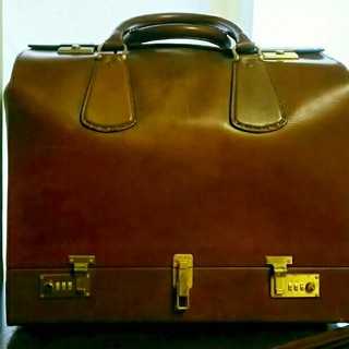 鍵付き 旅行鞄(トラベルバッグ/スーツケース)
