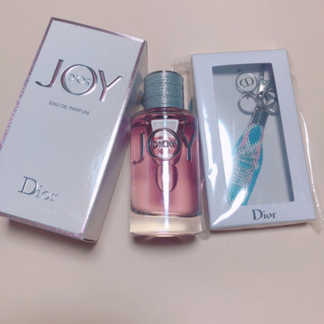 Dior(ディオール)の新品未使用 限定 香水 Dior JOY 50ml コスメ/美容の香水(香水(女性用))の商品写真