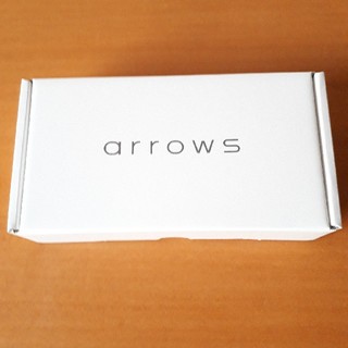 アローズ(arrows)のarrows M05 ブラック SIMフリー(スマートフォン本体)