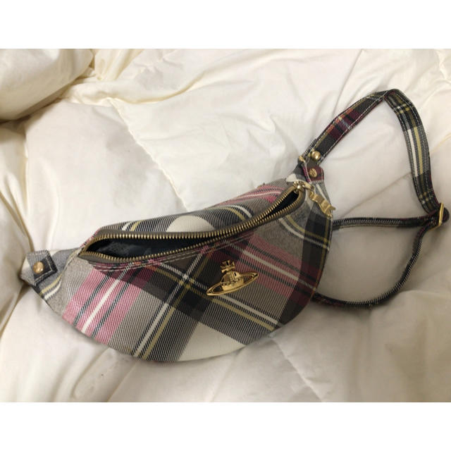 Vivienne Westwood(ヴィヴィアンウエストウッド)の新品✴︎vivienne westwoodボディバック❗️本日限定❗️ レディースのバッグ(ボディバッグ/ウエストポーチ)の商品写真