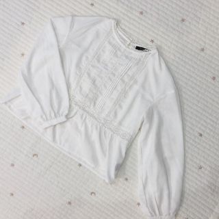 ダブルクローゼット(w closet)の白ブラウス(シャツ/ブラウス(長袖/七分))