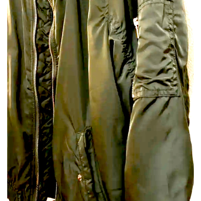 MA-1 ブルゾン カーキ　半額！ レディースのジャケット/アウター(ブルゾン)の商品写真