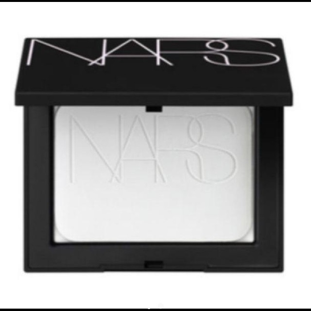 NARS(ナーズ)のNARS
ライトリフレクティングセッティングパウダー
プレストN #5894 C コスメ/美容のベースメイク/化粧品(フェイスパウダー)の商品写真