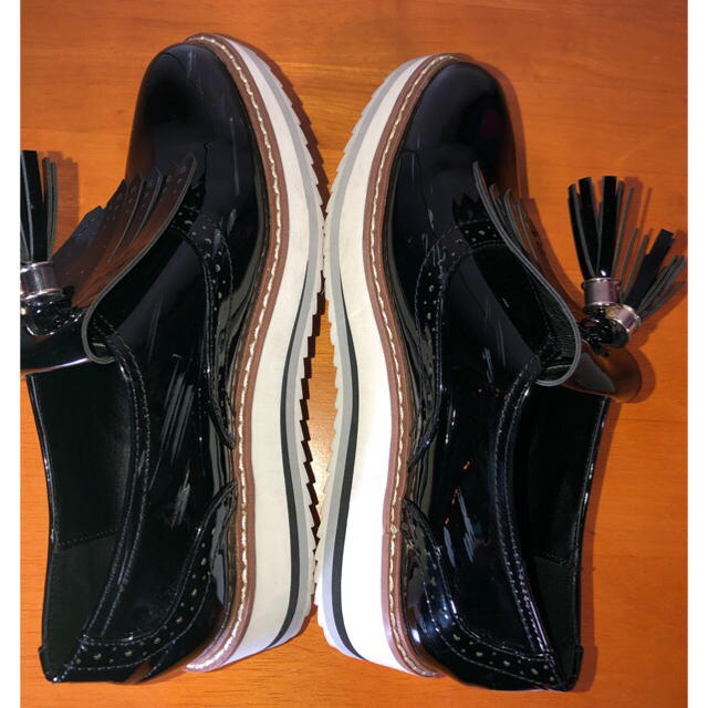 ZARA(ザラ)の【micky様専用】ZARA エナメルレザー風ダービーシューズ　サイズ36 レディースの靴/シューズ(その他)の商品写真