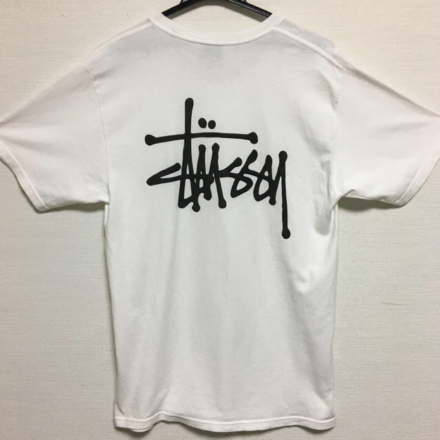 STUSSY(ステューシー)の即購入OK STUSSY ステューシー Tシャツ 定番　人気　白Tシャツ　ロゴ メンズのトップス(Tシャツ/カットソー(半袖/袖なし))の商品写真