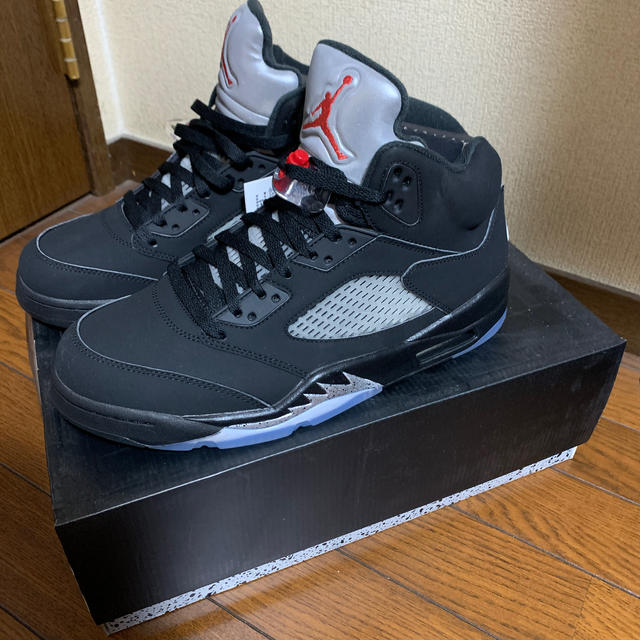 NIKE(ナイキ)のair jordan5 retro og aj5 黒銀　28.5 US10.5 メンズの靴/シューズ(スニーカー)の商品写真