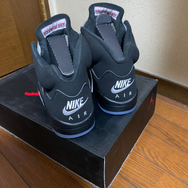 NIKE(ナイキ)のair jordan5 retro og aj5 黒銀　28.5 US10.5 メンズの靴/シューズ(スニーカー)の商品写真