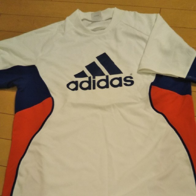 adidas(アディダス)のadidas　Tシャツ メンズのトップス(Tシャツ/カットソー(半袖/袖なし))の商品写真