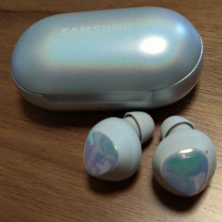 サムスン(SAMSUNG)のGalaxy Buds ワイヤレスイヤホン シルバーグレイ 日本未販売(ヘッドフォン/イヤフォン)