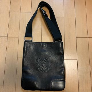 ロエベ(LOEWE)のロエベ　LOEWE アナグラム　ショルダーバッグ　ブラック(ショルダーバッグ)