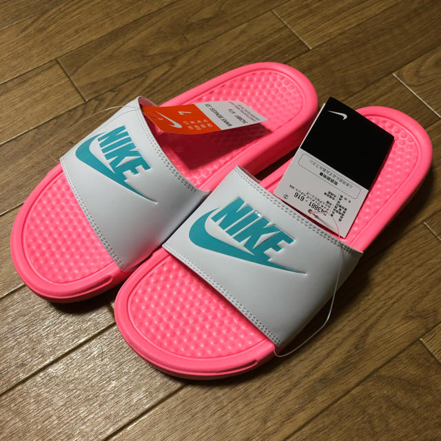 NIKE(ナイキ)の新品未使用 NIKE BENASSI 24cm ナイキ ベナッシ ホワイトピンク レディースの靴/シューズ(サンダル)の商品写真