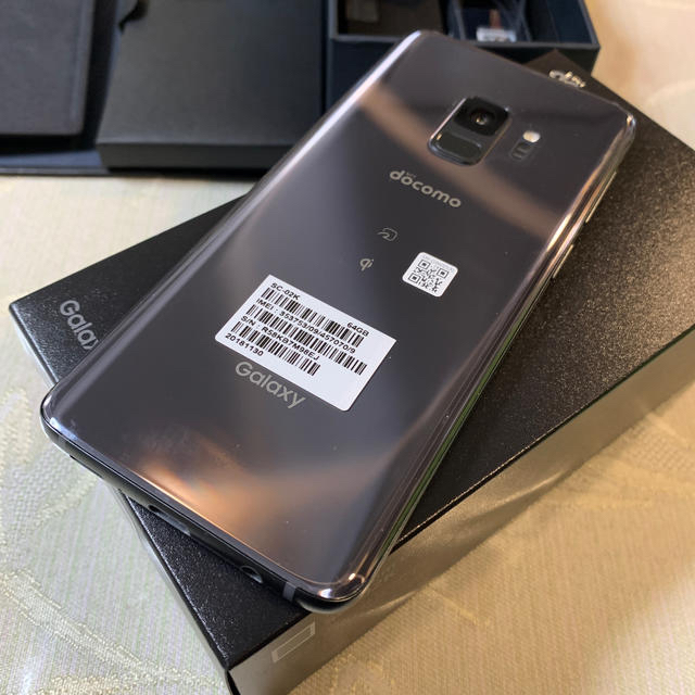 SAMSUNG(サムスン)の美品 GALAXY S9 SC-02K docomo Gray  スマホ/家電/カメラのスマートフォン/携帯電話(スマートフォン本体)の商品写真