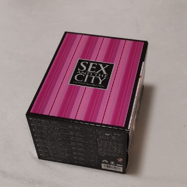 SEX AND THE CITY　ESSENTIALS　COLLECTION