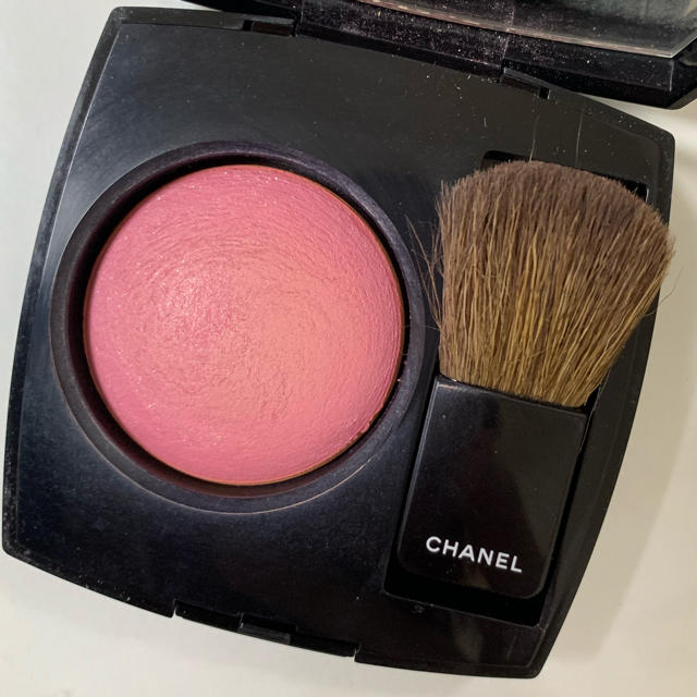 CHANEL(シャネル)のCHANEL 美品チーク　64 コスメ/美容のベースメイク/化粧品(チーク)の商品写真