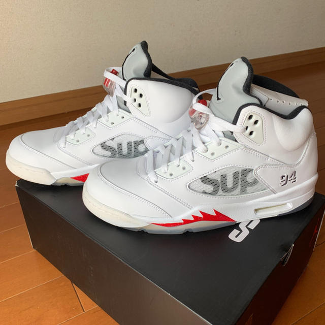 【新品未使用】supreme Air Jordan 5メンズ