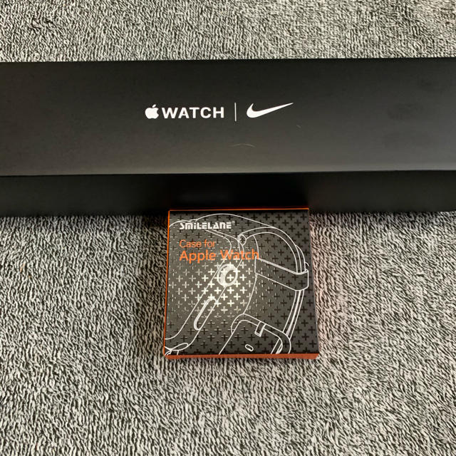 Apple Watch(アップルウォッチ)のApple watch series 5 Nikeケース、iPhone5s付き メンズの時計(腕時計(デジタル))の商品写真