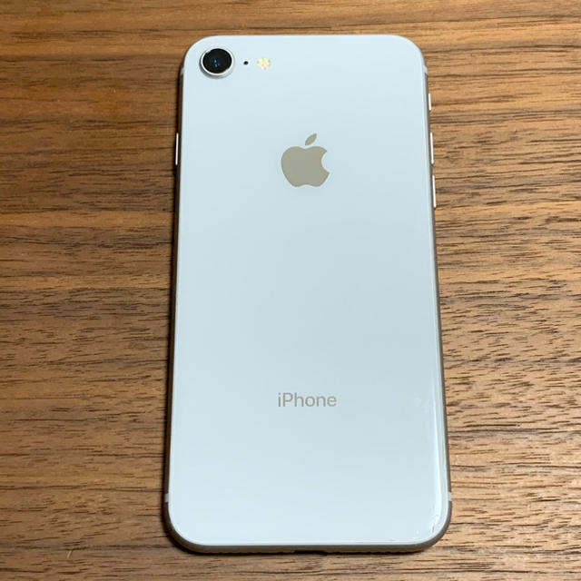 ジャンク au iPhone8 256GB シルバー 本体のみ 011 1