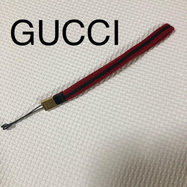 Gucci(グッチ)のGUCCI ストラップ スマホ/家電/カメラのスマホアクセサリー(ストラップ/イヤホンジャック)の商品写真