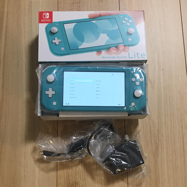 美品  初期化済み Nintendo Switch LITE ターコイズ