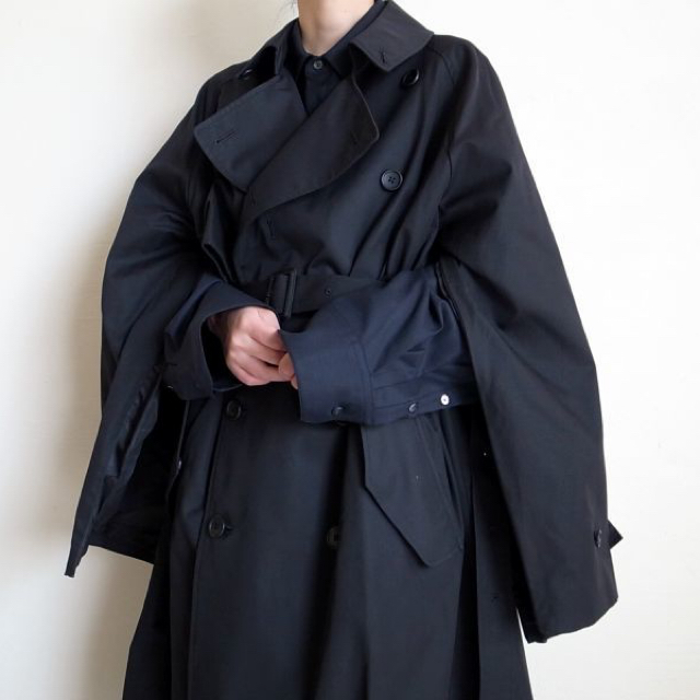 COMOLI(コモリ)のstein  Lay Oversized Overlap Coat メンズのジャケット/アウター(トレンチコート)の商品写真