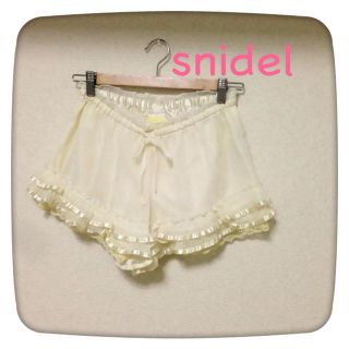 スナイデル(SNIDEL)のフリルパンツ(ショートパンツ)